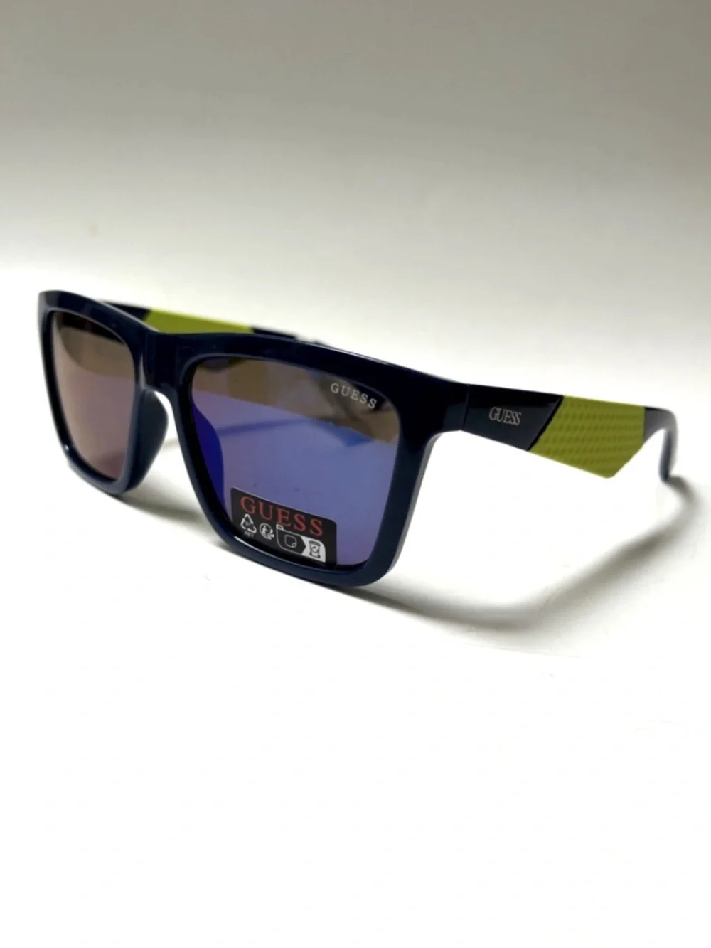 New GUESS Classic Sunglasses GO00067 Acetate Navy Blue Iridescent Lens Green